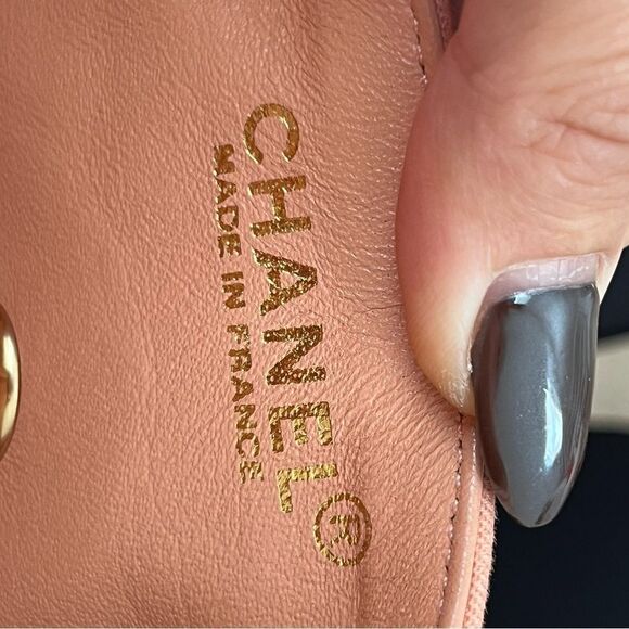 100% Authentic CHANEL Pink Canvas COCO East West Choco Bar Shoulder Bag - Picture 11 of 12